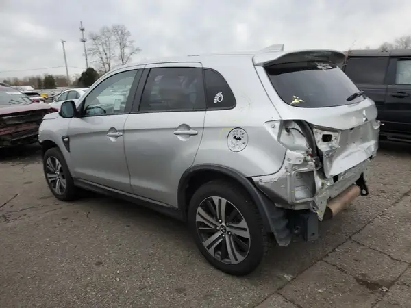 JA4AR3AU8LU010425 2020 MITSUBISHI OUTLANDER - Image 2
