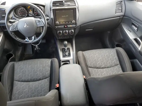 JA4AR3AU8LU010649 2020 MITSUBISHI OUTLANDER - Image 8