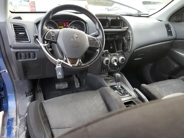 JA4AR3AU8LU015740 2020 MITSUBISHI OUTLANDER - Image 8