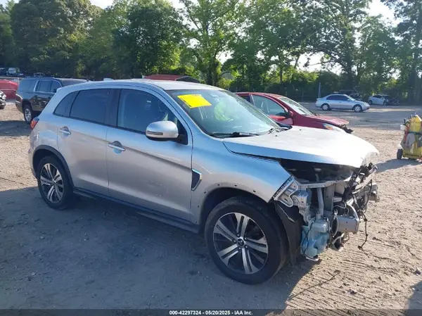 JA4AR3AU8LU018766 2020 MITSUBISHI OUTLANDER - Image 1