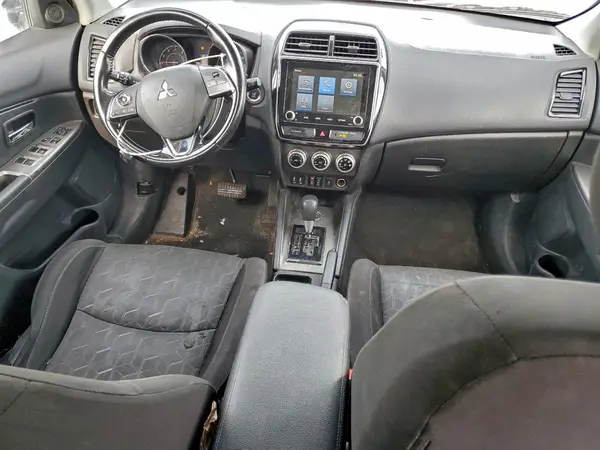 JA4AR3AU8LU024759 2020 MITSUBISHI OUTLANDER - Image 8