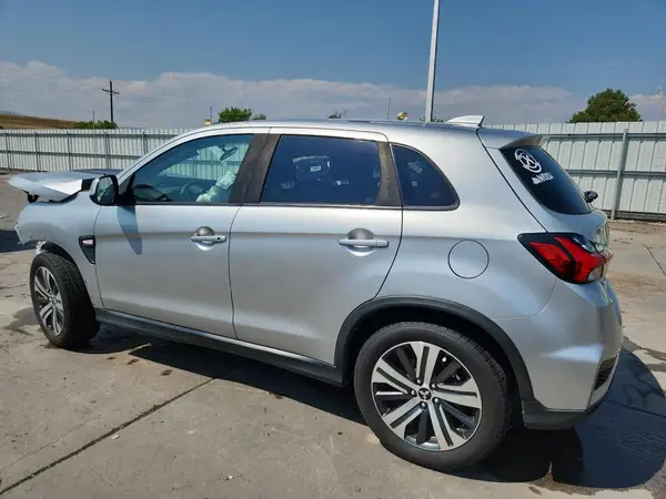 JA4AR3AU8LU024955 2020 MITSUBISHI OUTLANDER - Image 2