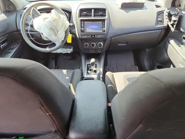 JA4AR3AU8LU024955 2020 MITSUBISHI OUTLANDER - Image 8