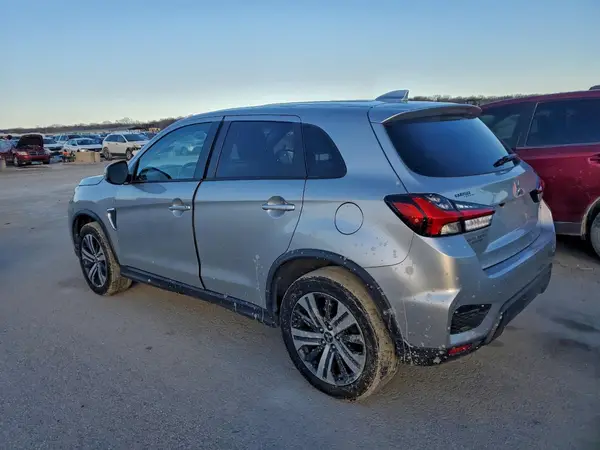 JA4AR3AU8LU025667 2020 MITSUBISHI OUTLANDER - Image 2