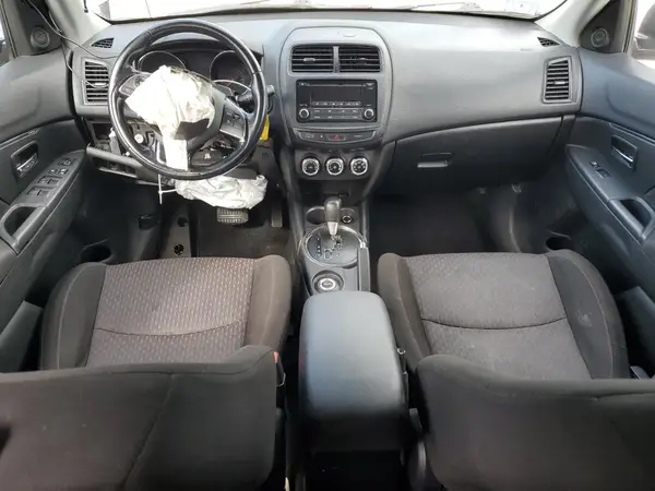 JA4AR3AU9HZ000982 2017 MITSUBISHI OUTLANDER - Image 8