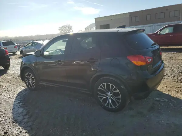 JA4AR3AU9HZ003851 2017 MITSUBISHI OUTLANDER - Image 2