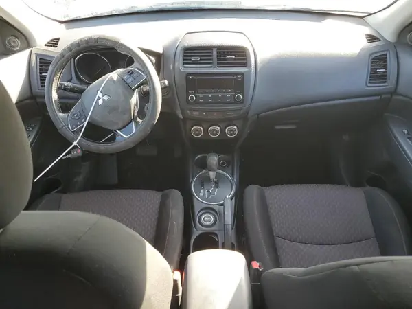 JA4AR3AU9HZ003851 2017 MITSUBISHI OUTLANDER - Image 8