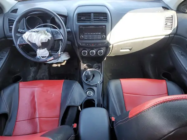 JA4AR3AU9HZ005180 2017 MITSUBISHI OUTLANDER - Image 8