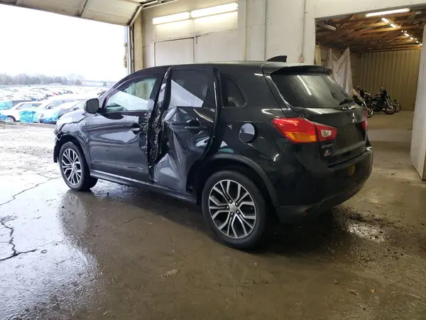 JA4AR3AU9HZ006684 2017 MITSUBISHI OUTLANDER - Image 2