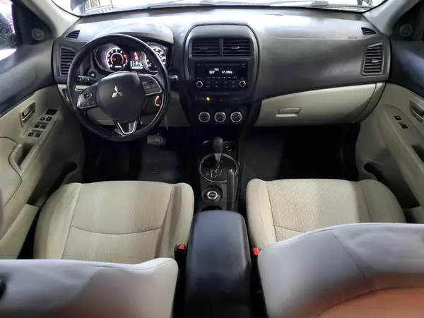 JA4AR3AU9HZ006684 2017 MITSUBISHI OUTLANDER - Image 8