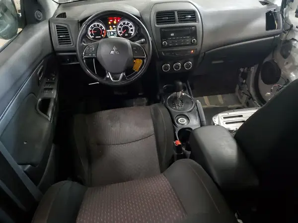 JA4AR3AU9HZ010315 2017 MITSUBISHI OUTLANDER - Image 8