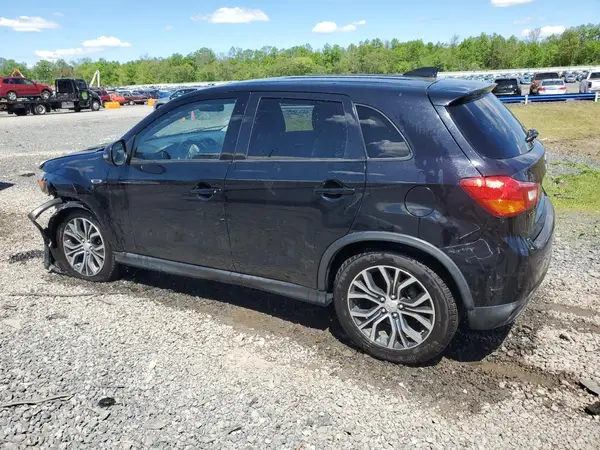 JA4AR3AU9HZ021489 2017 MITSUBISHI OUTLANDER - Image 2