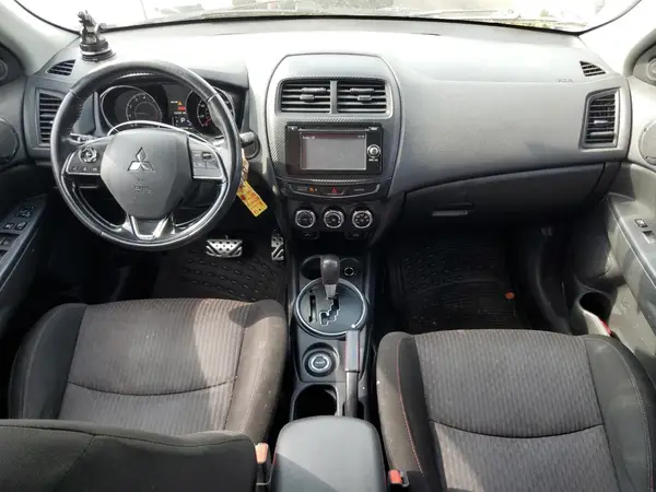 JA4AR3AU9HZ033111 2017 MITSUBISHI OUTLANDER - Image 8
