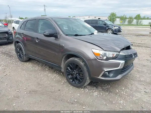 JA4AR3AU9HZ037479 2017 MITSUBISHI OUTLANDER - Image 1