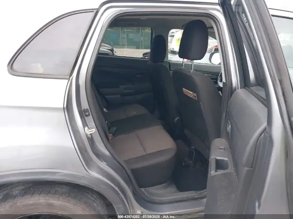 JA4AR3AU9HZ038289 2017 MITSUBISHI OUTLANDER - Image 8