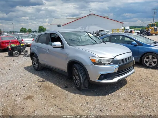 JA4AR3AU9HZ051463 2017 MITSUBISHI OUTLANDER - Image 1