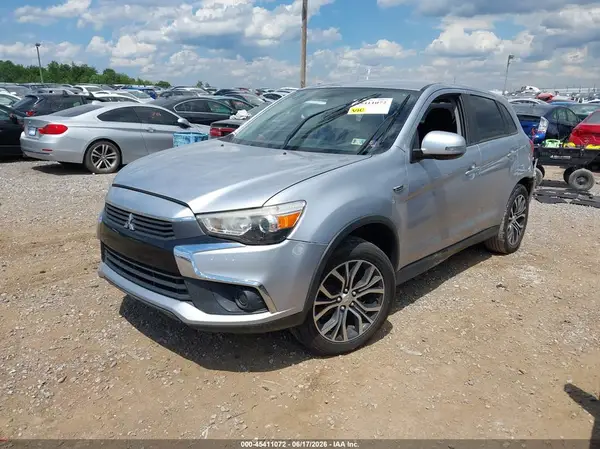 JA4AR3AU9HZ051463 2017 MITSUBISHI OUTLANDER - Image 2