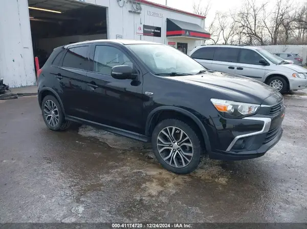 JA4AR3AU9HZ055643 2017 MITSUBISHI OUTLANDER - Image 1