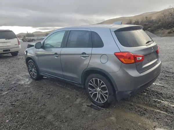 JA4AR3AU9HZ055920 2017 MITSUBISHI OUTLANDER - Image 2