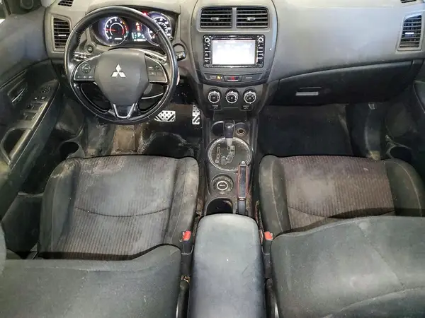 JA4AR3AU9HZ070126 2017 MITSUBISHI OUTLANDER - Image 8