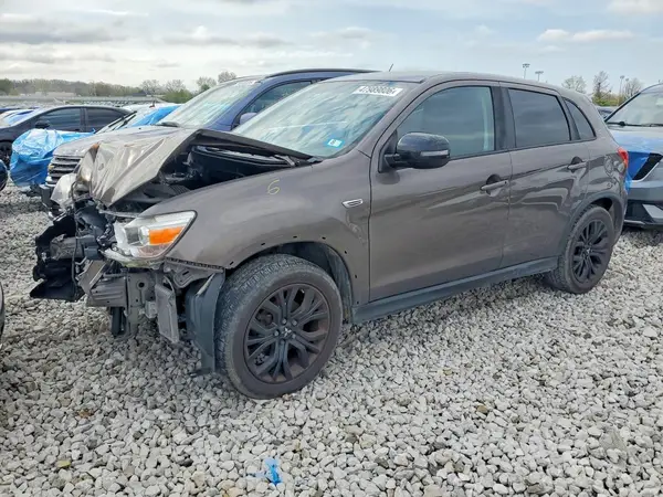 JA4AR3AU9JU008048 2018 MITSUBISHI OUTLANDER - Image 1