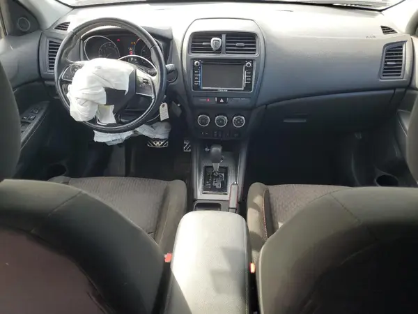 JA4AR3AU9JU008048 2018 MITSUBISHI OUTLANDER - Image 8