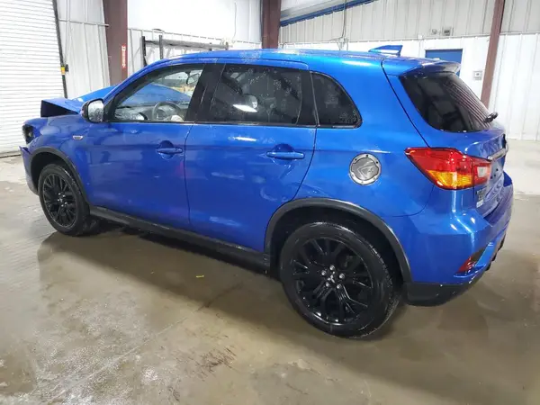 JA4AR3AU9JU009328 2018 MITSUBISHI OUTLANDER - Image 2