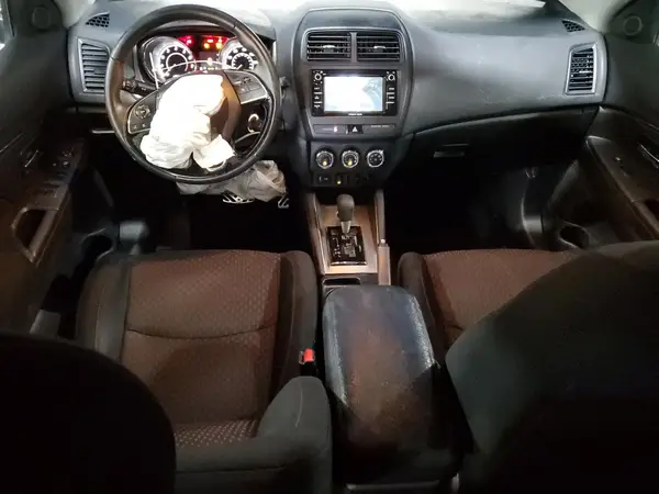 JA4AR3AU9JU009328 2018 MITSUBISHI OUTLANDER - Image 8