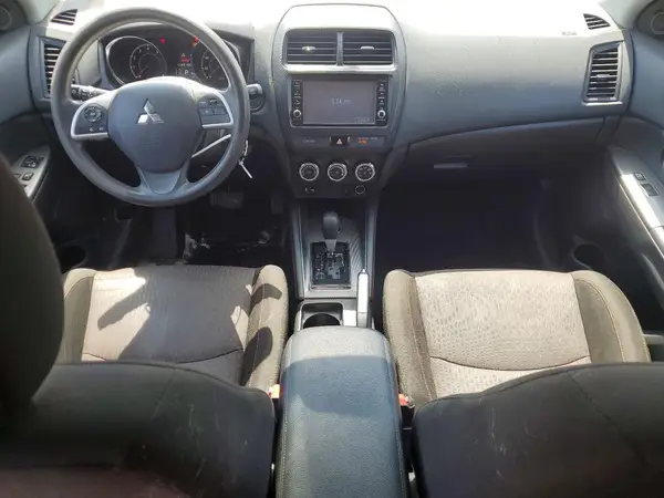 JA4AR3AU9JU018739 2018 MITSUBISHI OUTLANDER - Image 8