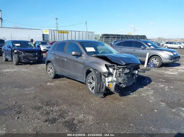 JA4AR3AU9JU023598 2018 MITSUBISHI OUTLANDER - Image 1