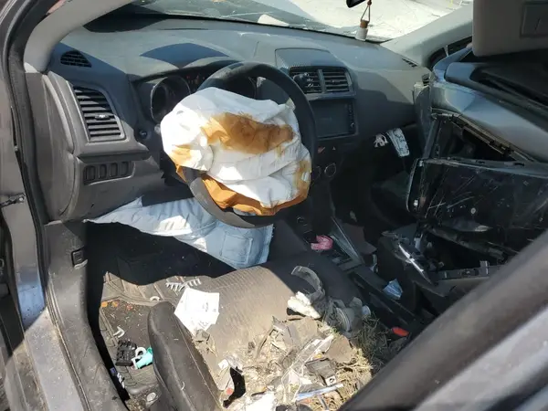 JA4AR3AU9JZ008067 2018 MITSUBISHI OUTLANDER - Image 8