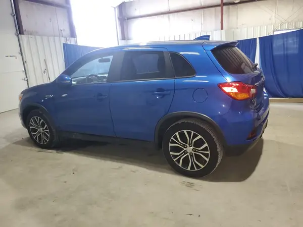 JA4AR3AU9JZ010711 2018 MITSUBISHI OUTLANDER - Image 2