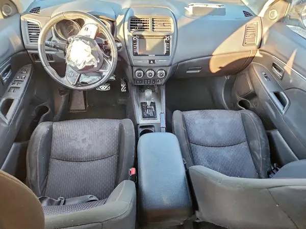 JA4AR3AU9JZ023331 2018 MITSUBISHI OUTLANDER - Image 8