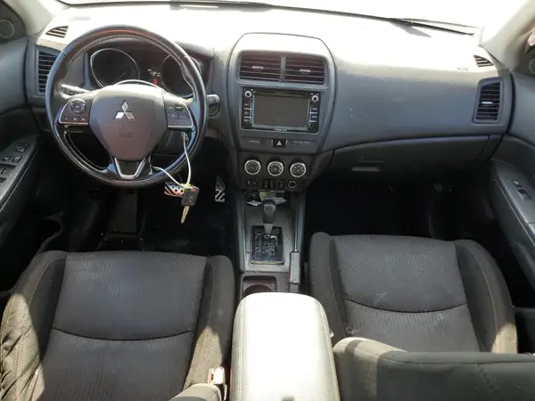 JA4AR3AU9JZ024544 2018 MITSUBISHI OUTLANDER - Image 8
