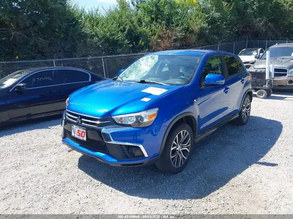 JA4AR3AU9JZ028559 2018 MITSUBISHI OUTLANDER - Image 2