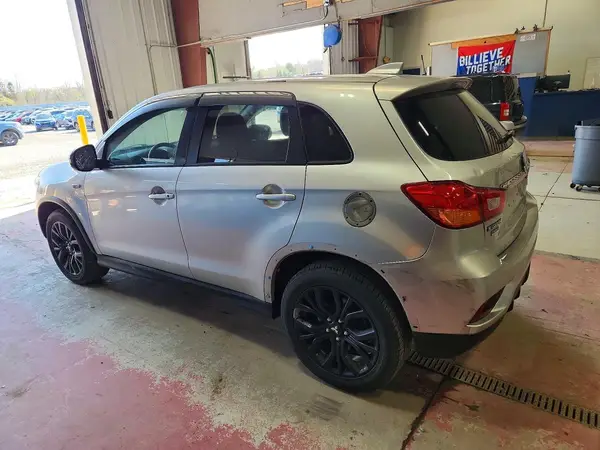 JA4AR3AU9KU021531 2019 MITSUBISHI OUTLANDER - Image 2