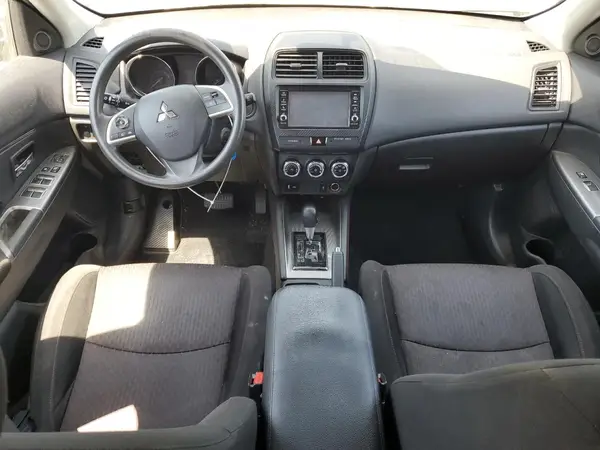 JA4AR3AU9KU027040 2019 MITSUBISHI OUTLANDER - Image 8