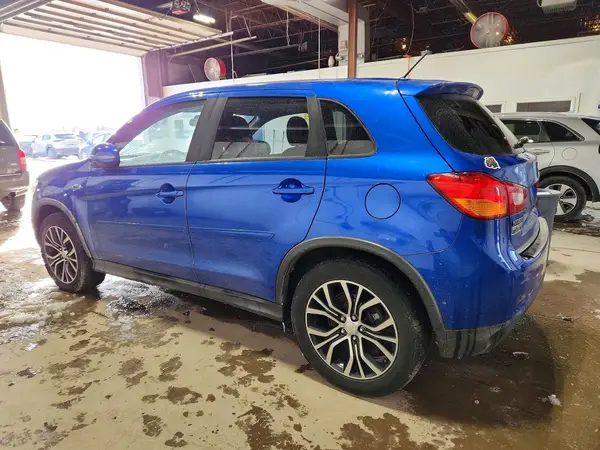 JA4AR3AUXGZ057979 2016 MITSUBISHI OUTLANDER - Image 2