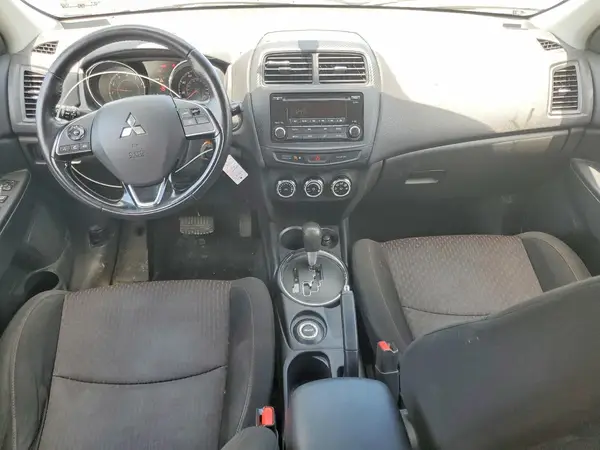JA4AR3AUXHZ005432 2017 MITSUBISHI OUTLANDER - Image 8