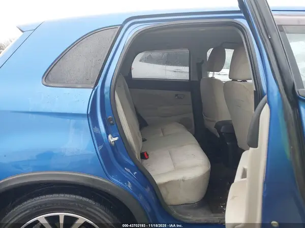 JA4AR3AUXHZ016558 2017 MITSUBISHI OUTLANDER - Image 8