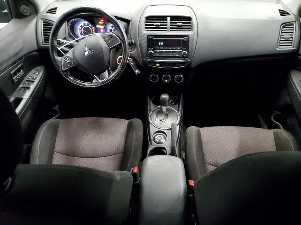 JA4AR3AUXHZ020805 2017 MITSUBISHI OUTLANDER - Image 8