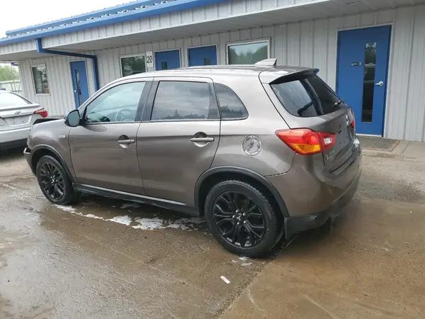 JA4AR3AUXHZ033988 2017 MITSUBISHI OUTLANDER - Image 2