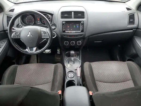 JA4AR3AUXHZ033988 2017 MITSUBISHI OUTLANDER - Image 8