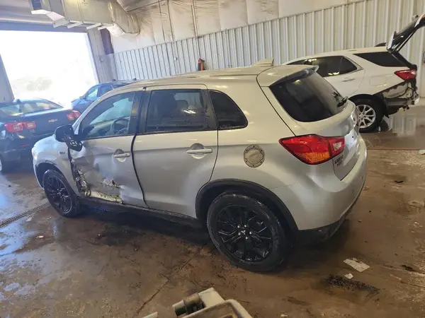JA4AR3AUXHZ046868 2017 MITSUBISHI OUTLANDER - Image 2