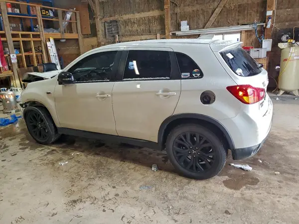 JA4AR3AUXHZ047888 2017 MITSUBISHI OUTLANDER - Image 2