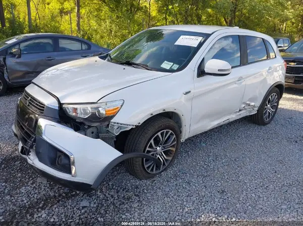 JA4AR3AUXHZ050631 2017 MITSUBISHI OUTLANDER - Image 2