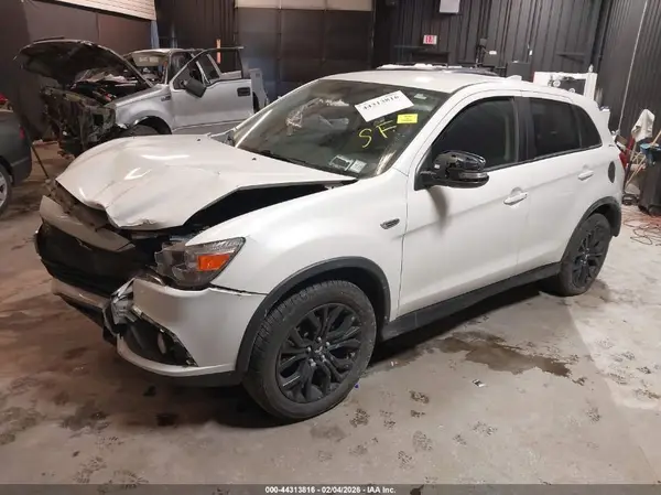 JA4AR3AUXHZ059152 2017 MITSUBISHI OUTLANDER - Image 2