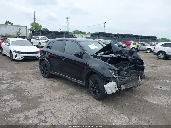 JA4AR3AUXJU004512 2018 MITSUBISHI OUTLANDER - Image 1