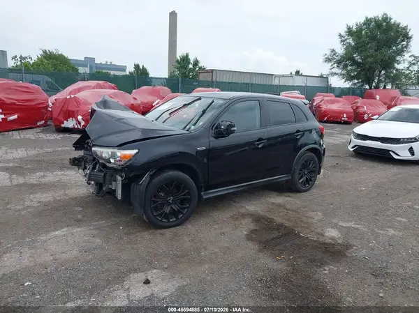 JA4AR3AUXJU004512 2018 MITSUBISHI OUTLANDER - Image 2