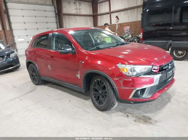 JA4AR3AUXJU007121 2018 MITSUBISHI OUTLANDER - Image 1